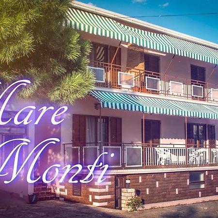 Apartments And Rooms Mare-Monti Starigrad Paklenica Eksteriør bilde