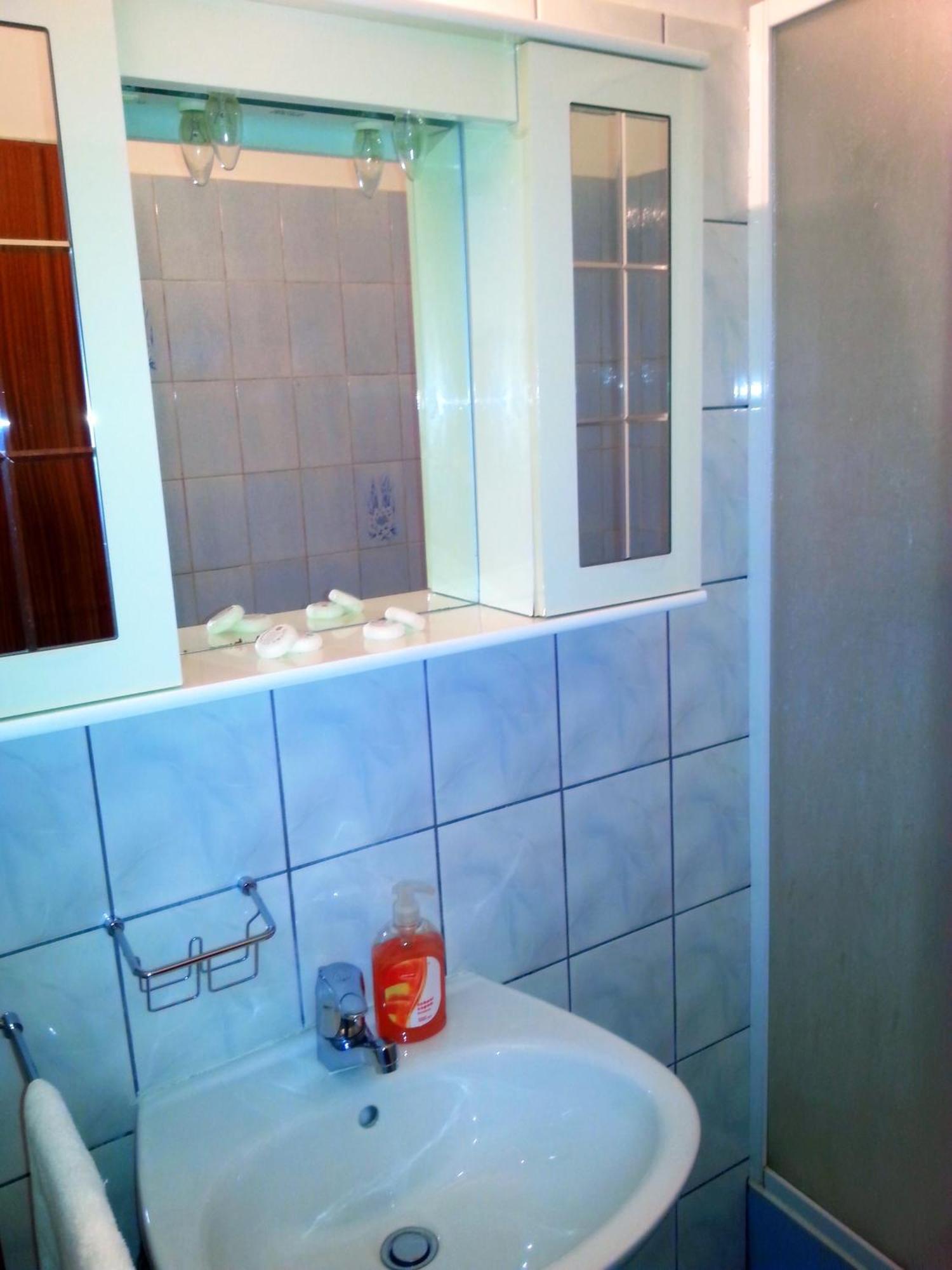 Apartments And Rooms Mare-Monti Starigrad Paklenica Rom bilde