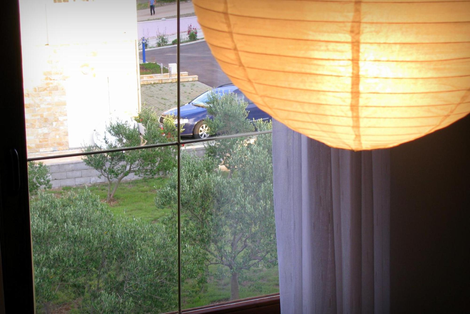 Apartments And Rooms Mare-Monti Starigrad Paklenica Rom bilde