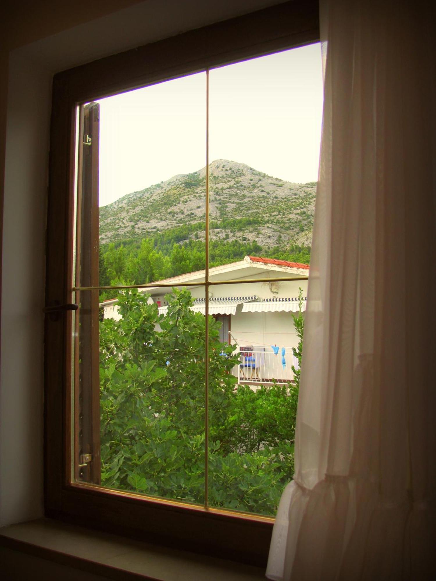 Apartments And Rooms Mare-Monti Starigrad Paklenica Rom bilde