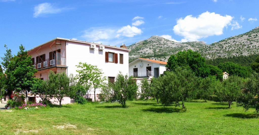 Apartments And Rooms Mare-Monti Starigrad Paklenica Eksteriør bilde