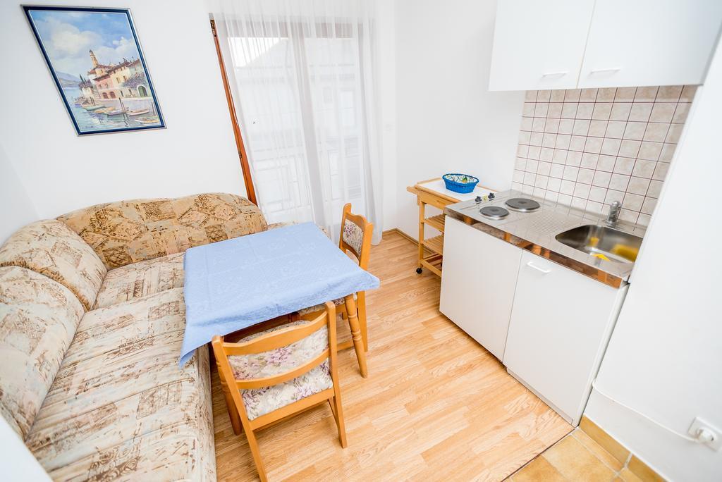 Apartments And Rooms Mare-Monti Starigrad Paklenica Eksteriør bilde