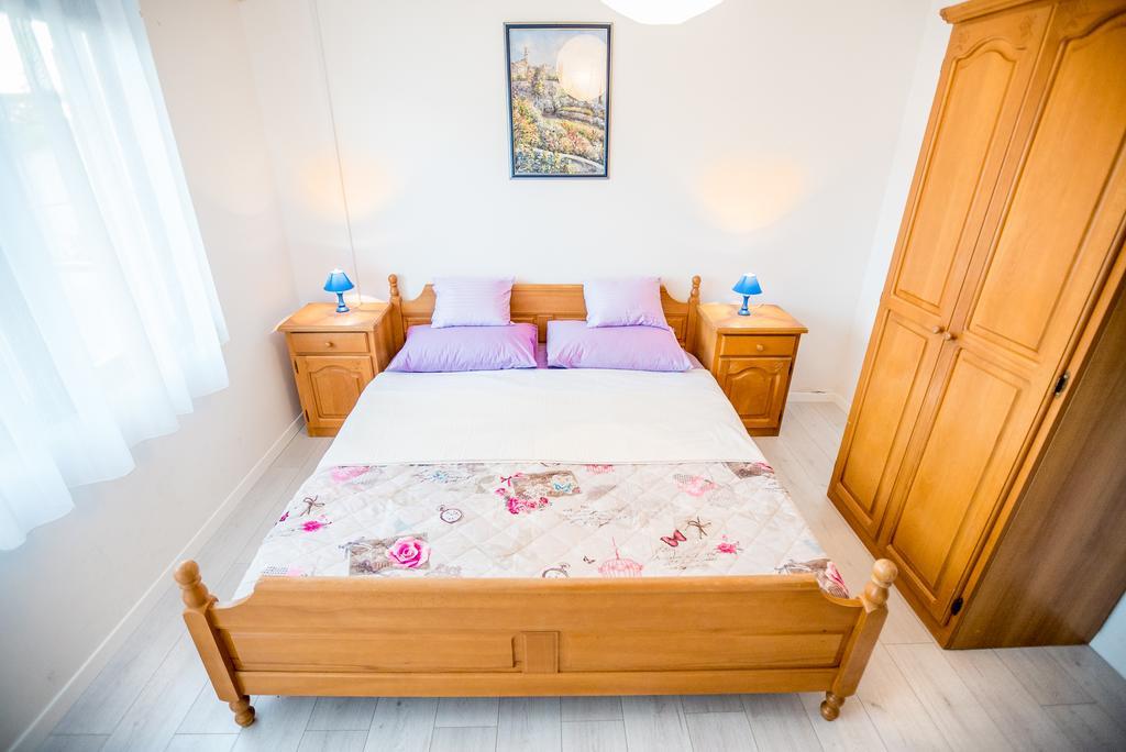 Apartments And Rooms Mare-Monti Starigrad Paklenica Eksteriør bilde