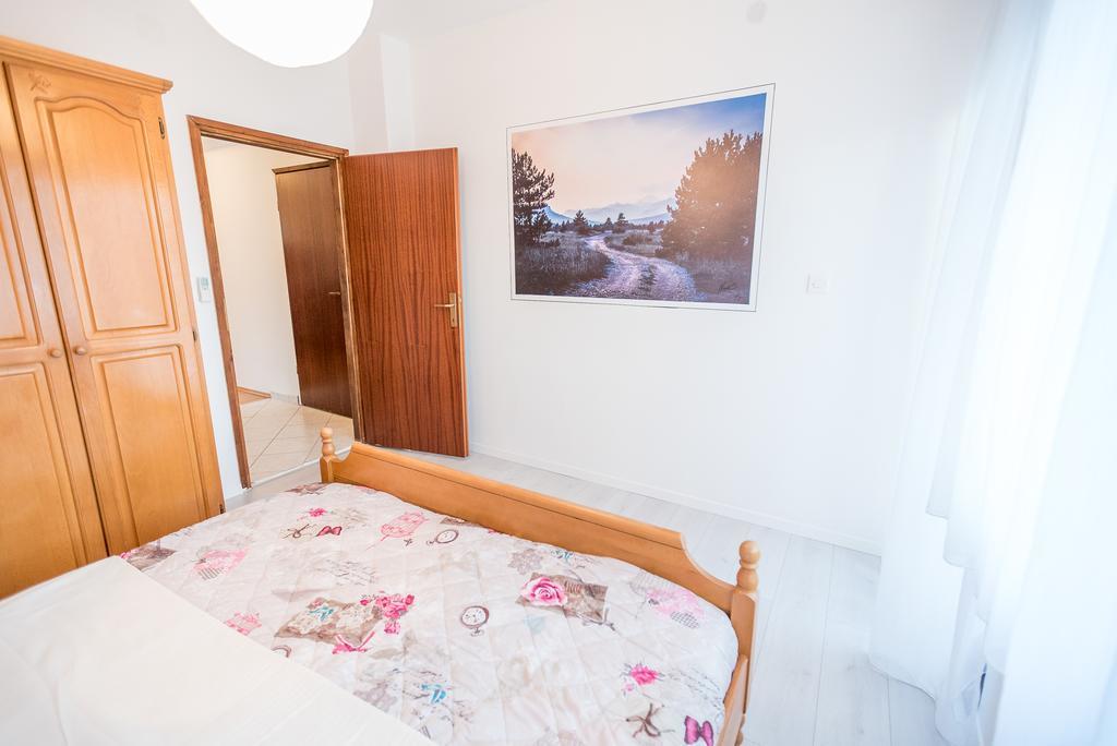 Apartments And Rooms Mare-Monti Starigrad Paklenica Eksteriør bilde